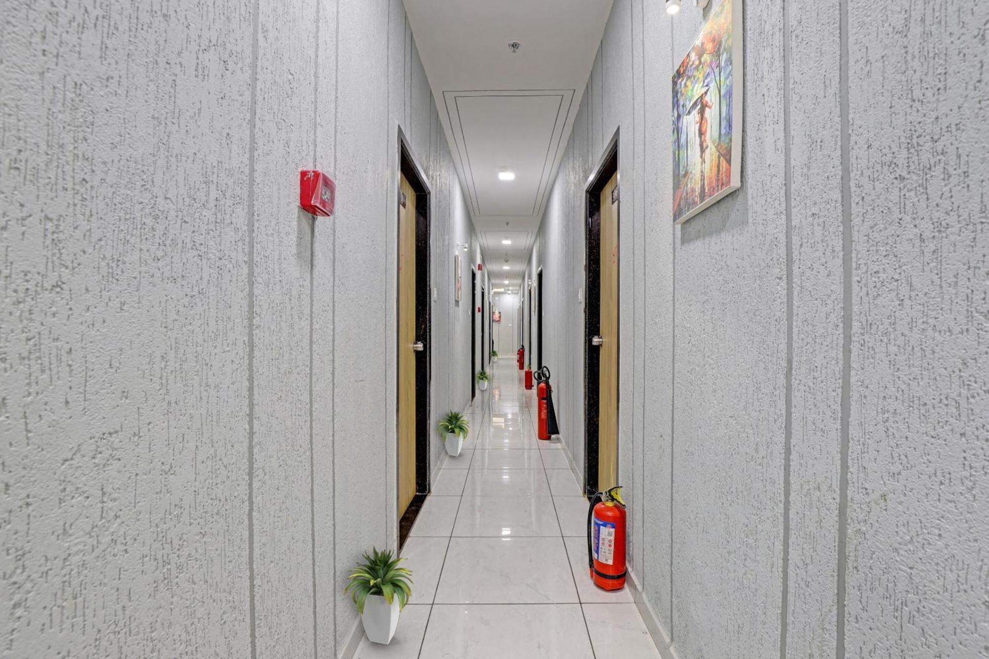 Hotel O Royal Orbit Surat Ngoại thất bức ảnh